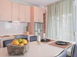 5 min from Papageorgiou Free Indoor Parking, apartment in Thessaloniki