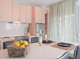 5 min from Papageorgiou Free Indoor Parking