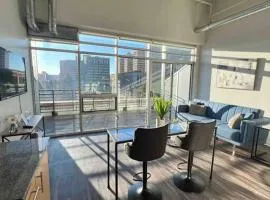 Apt Downtown Detroit with VIEW