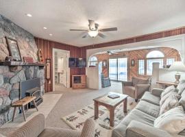 Spacious Home with Deck on Lake Chetek!, hotel con parcheggio a Chetek