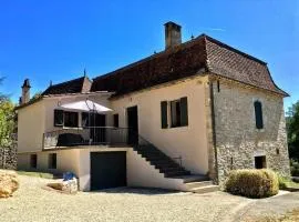 Gite le Roucayral , vue imprenable sur St Cirq Lapopie, deux chambres climatisées