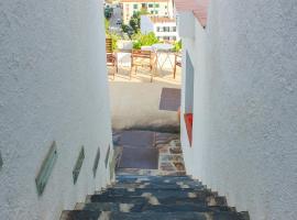 Arrels Hotel Cadaques - Adults Only, готель у місті Кадакес