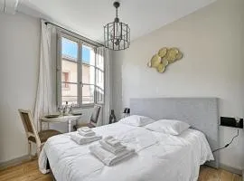Au cœur des Papes, dans bâtisse de charme studios & appartements en cœur de ville