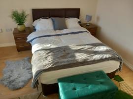 Lovely Shared 3 Bed Home Near The Thames, hotell i Thamesmead