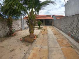 Casa Veraneio a 300m da Praia Atalaia, pet-friendly hotel in Luis Correia