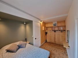 Appartement 2/4 pers Le Cosy, hotel in Lons-le-Saunier