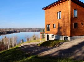 Chalets domaine Otis, cottage in Saint-Félix-d'Otis