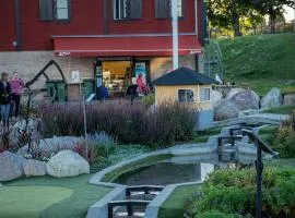 Bergs Slussar Vandrarhem & Stugor