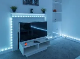 Luxe Maisonette- Parking, 4K TVs