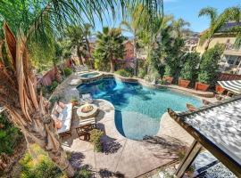 Vino Villa Large home Sleeps 10! Large Salt water pool/spa, hotel v destinaci Murrieta