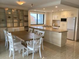 Burgess @ Kings Beach Apartments – apartament z obsługą w mieście Caloundra