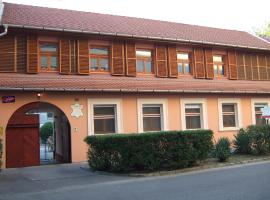 Tímárház Panzió, hotel med pool i Szeged