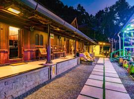 Castillo De Woods , The Private Luxury Villa , 8 BHK, Vattavada, hotel di Kottakamboor