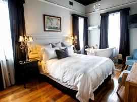 Hotel Australasia, hotel i Eden