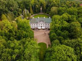 Hotel & Spa Pałac Mała Wieś, golfový hotel v destinaci Mała Wieś