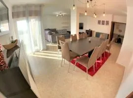 Sintra T3 duplex w magnificent views and balcony in Tapada das Mercês