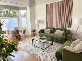1 Bed / 1 Sofa Bed 'Scandi' Style Ground Floor Apartment, hotel Yeovilban