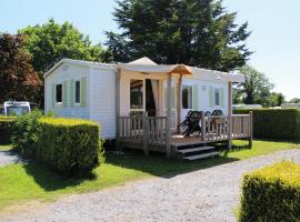 Camping Le Picard، فندق في Tournières