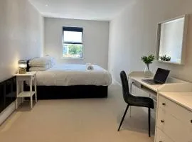 Margate Beach Front Apt With Sea Views Sleeps 4