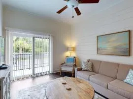 Queen Suite @ 400 Ocean Suites