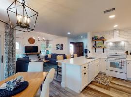 Harbour Oaks, Unit 214, Hotel in Demere Park