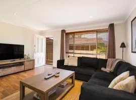 Sunbaker Pet Friendly Awards Finalist 4 Mins Walk to Culburra Beach