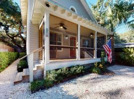 Coastal Comfort - 108 Fish Fever Lane, hotel v destinaci Saint Simons
