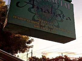 Residencial ANAHATA, bed and breakfast a Capilla del Monte