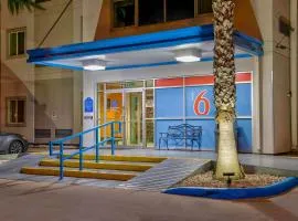 Motel 6-Eagle Pass, TX - Lakeside