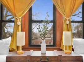 Golden Gem in Heart of East Rock Quiet 3BR Near DT and Yale, lacný hotel v destinácii New Haven