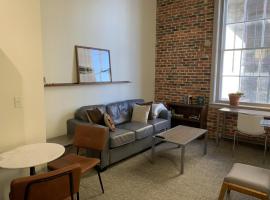 Flexhome Brewery District 1BR Apt EL13 - READ INFO, familiehotell i Milwaukee