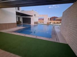 مزرعة وفيلا الريان وادي رم, Hotel in Ruʼaysat al Khālidī