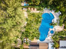 OUTRIGGER Khao Lak Beach Resort, hotel en Khao Lak