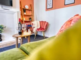 Brewery Loft - 3 Bedroom Bright Spacious apartment in the centre of town, Wifi, Netflix