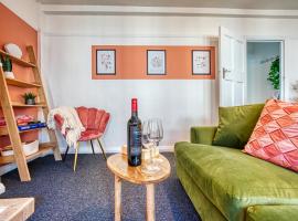 Brewery Loft - 3 Bedroom Bright Spacious apartment in the centre of town, Wifi, Netflix, hotel in Cirencester