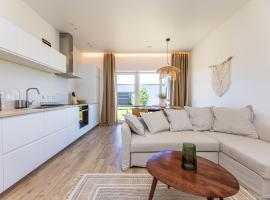 360 Apartments, Ferienwohnung in Užpelkiai