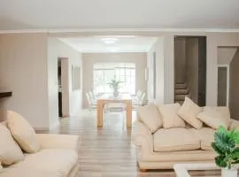 Private luxurious 3 bedroom complete house