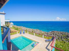 Oceanfront Coral View Home, hotel em West Bay