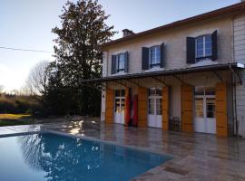 A la Gare, holiday home in Saint-Nexans