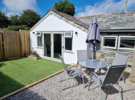 The Old Pottery 2 Person Dog Friendly Cottage, hotel en Delabole