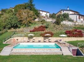 Beautiful Home In Castiglion Fiorentino With Private Swimming Pool, Can Be Inside Or Outside, hotel di Castiglion Fiorentino
