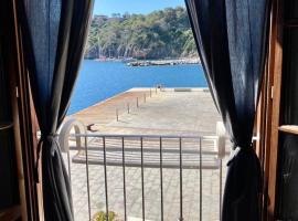 Sea View Apartment, hotell i Capraia