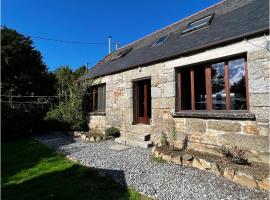 Maison de Maison, holiday home in Maël-Pestivien