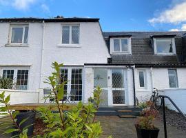 MacLeen Cottage, hotel with jacuzzis in Arrochar