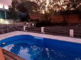 Cabaña con vista al Cerro Arco y la ciudad de Mendoza