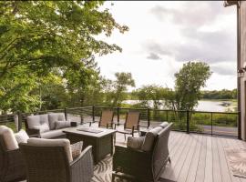 Cedar House Retreat, casa de campo em Excelsior