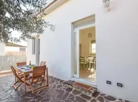Stunning Apartment In Caminia With 2 Bedrooms And Wifi