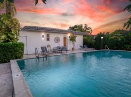 Perfect Beach Home For A Family Getaway Wpool!, cabaña en Miami Beach