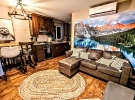 The Luminous Lodge-Remodeled Cabin W/ Valley Views、Santa Ysabelのシャレー