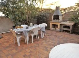 Villa Mitoyenne 6 Pers avec Terrasse, BBQ, Parking et WIFI à Grau d'Agde - FR-1-423-179